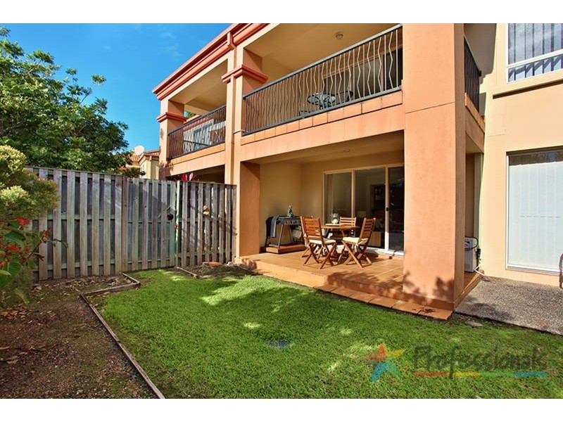 3/480 Christine Avenue, Robina QLD 4226