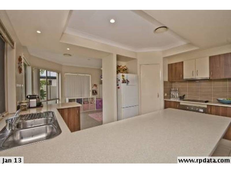 5 Silvermaple Court, Robina QLD 4226