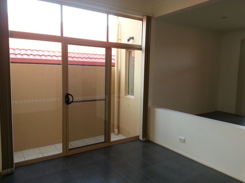6 Grenada Court, Varsity Lakes QLD 4227