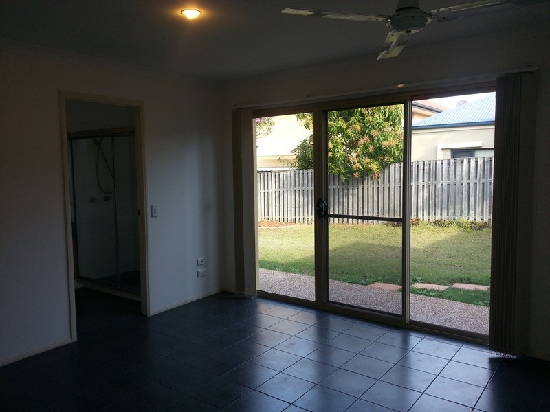 6 Grenada Court, Varsity Lakes QLD 4227