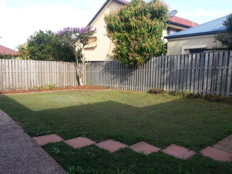 6 Grenada Court, Varsity Lakes QLD 4227