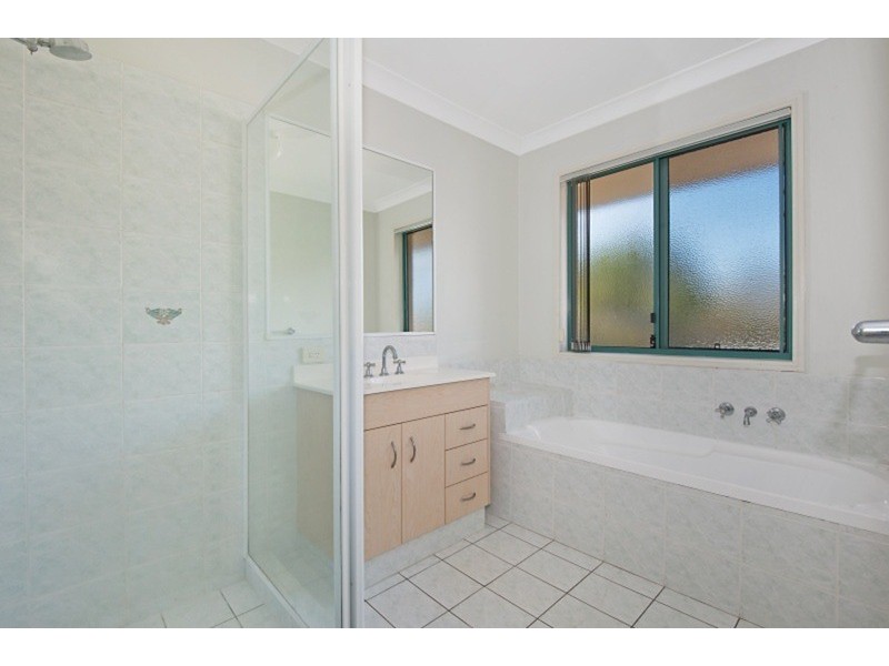 40 Clear River Boulevard, Ashmore QLD 4214