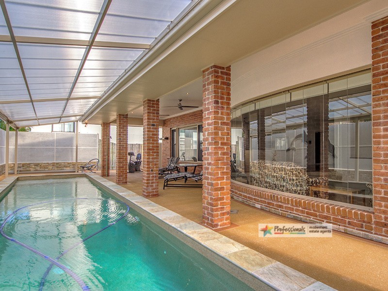 33 Meridien Avenue, Varsity Lakes QLD 4227