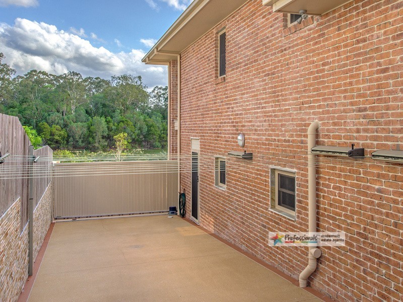 33 Meridien Avenue, Varsity Lakes QLD 4227