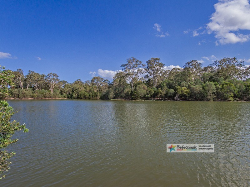 33 Meridien Avenue, Varsity Lakes QLD 4227