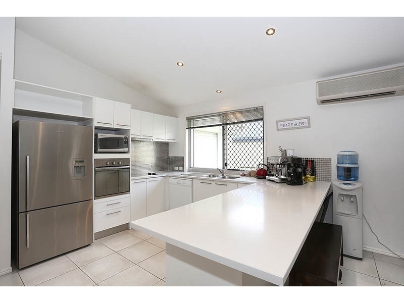 6 Oxford Court, Robina QLD 4226