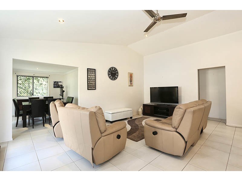 6 Oxford Court, Robina QLD 4226