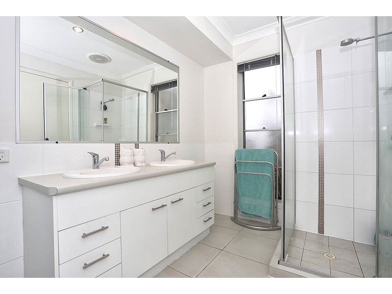 6 Oxford Court, Robina QLD 4226