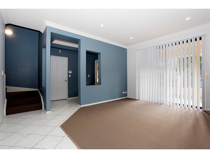 1/4 Gammon Drive, Varsity Lakes QLD 4227