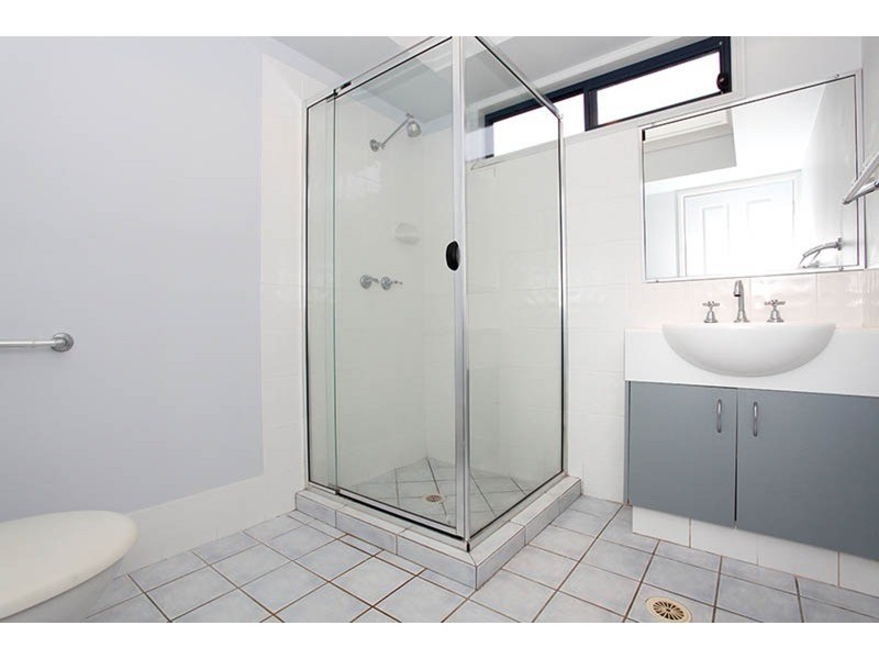 1/4 Gammon Drive, Varsity Lakes QLD 4227