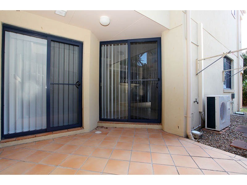 1/4 Gammon Drive, Varsity Lakes QLD 4227