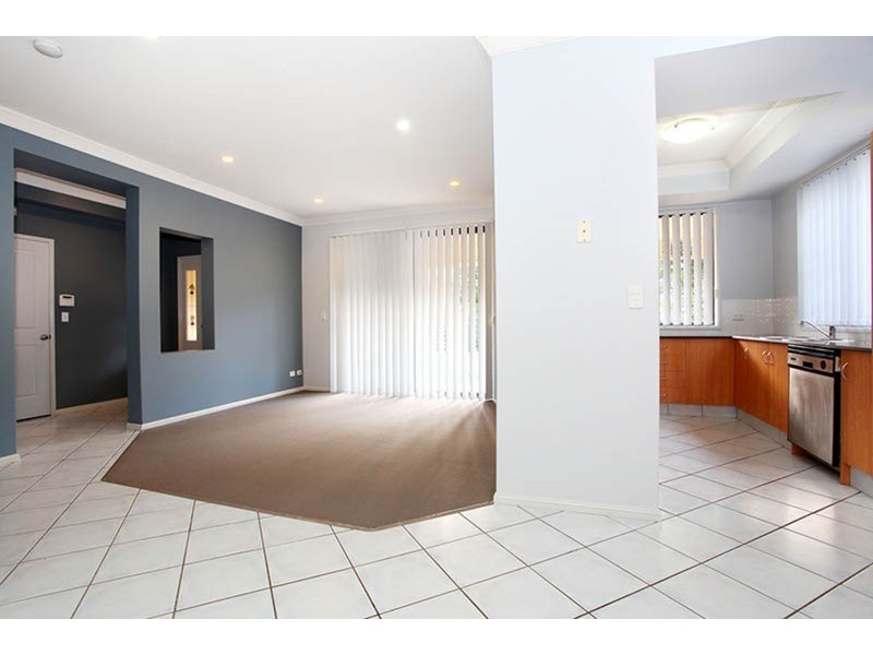 1/4 Gammon Drive, Varsity Lakes QLD 4227