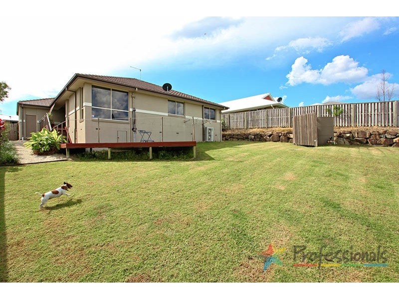 19 Buchanan Circuit, Oxenford QLD 4210