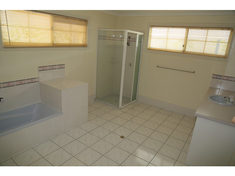 19 AYLESHAM Drive, Bonogin QLD 4213