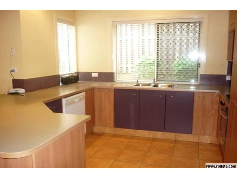 13 North Shore Avenue, Varsity Lakes QLD 4227