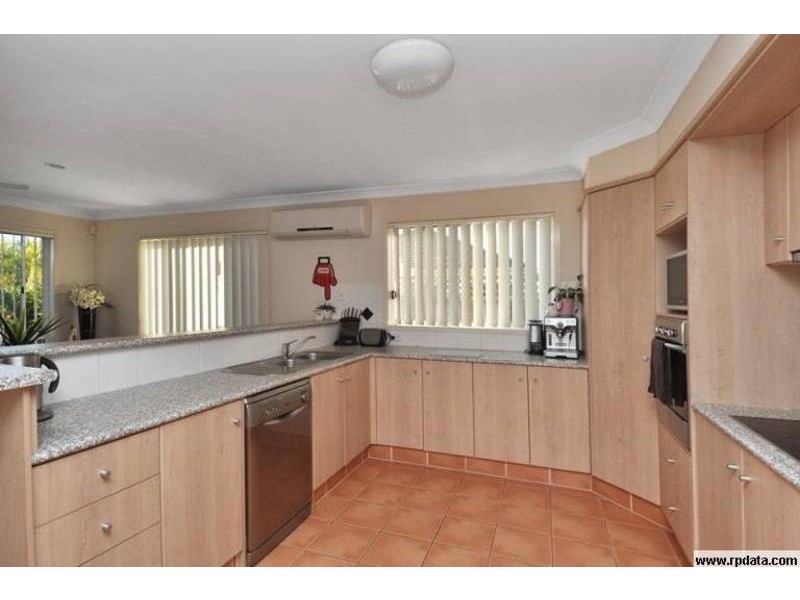 8 Bella Donna Place, Robina QLD 4226