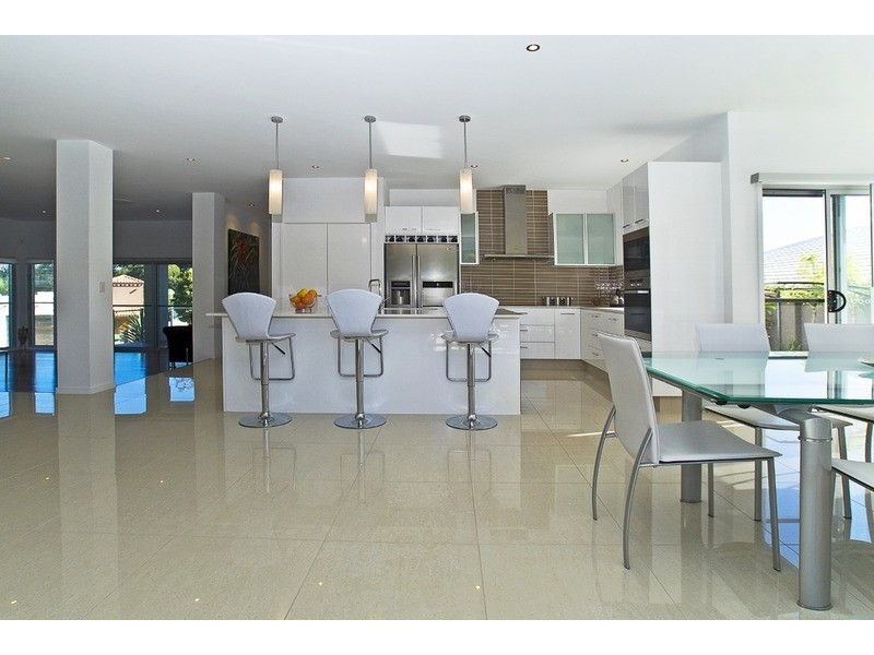 18 Corvus Way, Robina QLD 4226