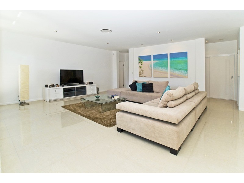 18 Corvus Way, Robina QLD 4226