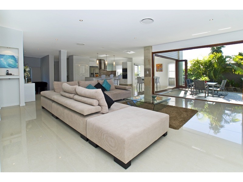 18 Corvus Way, Robina QLD 4226