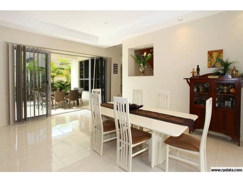 10 Saint Pauls Crescent, Varsity Lakes QLD 4227