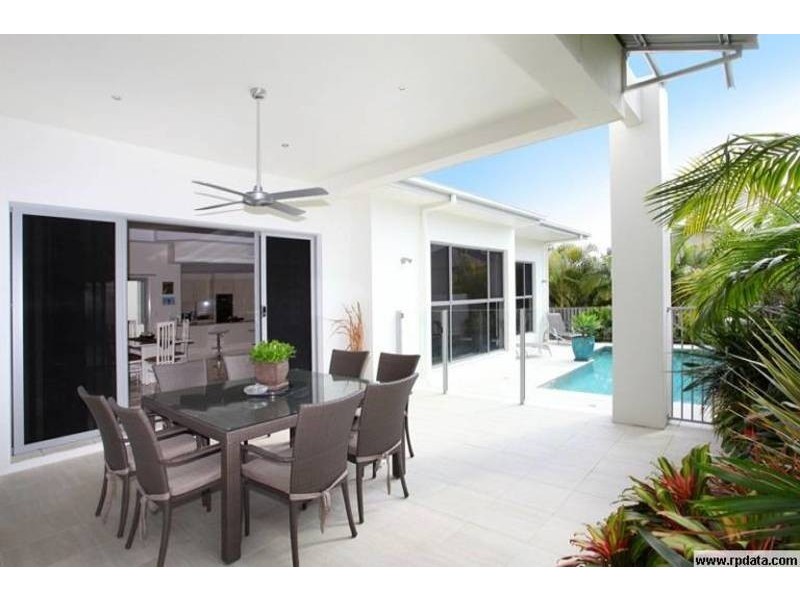 10 Saint Pauls Crescent, Varsity Lakes QLD 4227