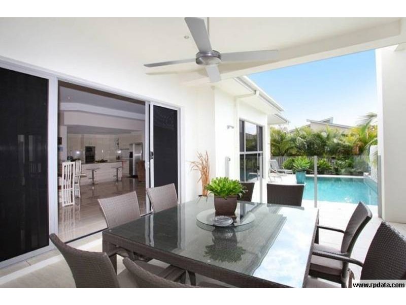 10 Saint Pauls Crescent, Varsity Lakes QLD 4227