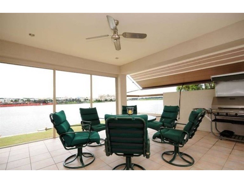 32 Vanderbilt Court, Varsity Lakes QLD 4227