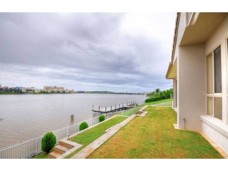 32 Vanderbilt Court, Varsity Lakes QLD 4227