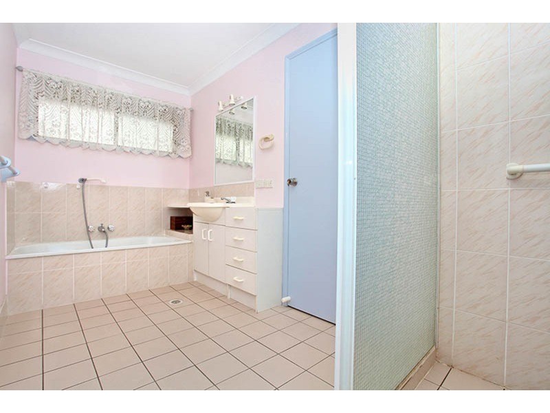 21 Seafoam  Close, Varsity Lakes QLD 4227