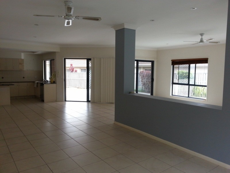 2 Cordata Court, Robina QLD 4226