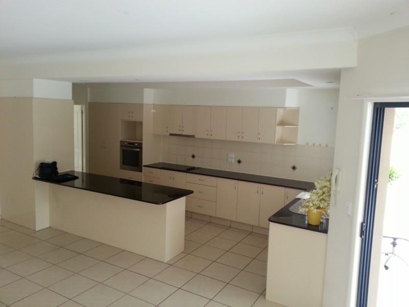 2 Cordata Court, Robina QLD 4226