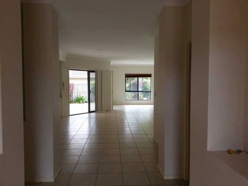 2 Cordata Court, Robina QLD 4226