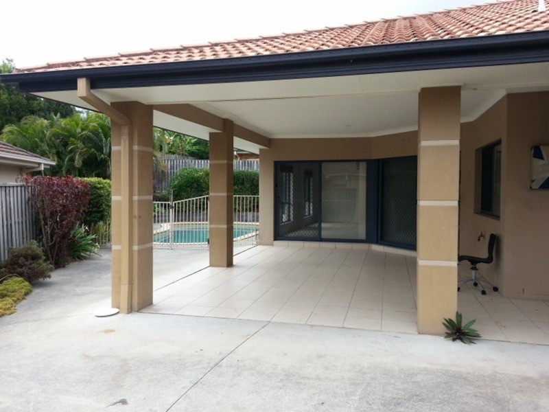 2 Cordata Court, Robina QLD 4226