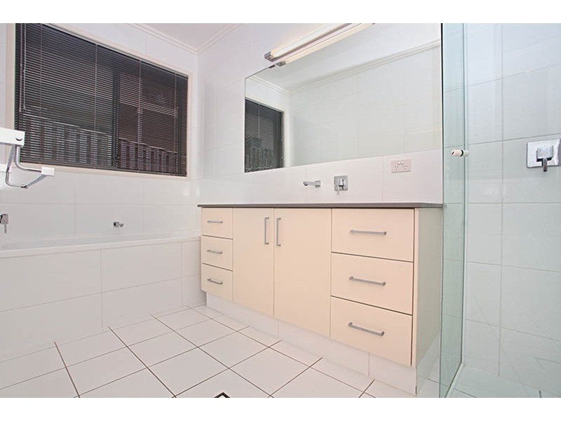 20 York Creek Crescent, Reedy Creek QLD 4227