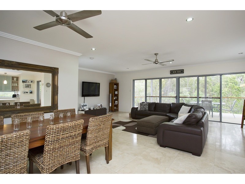 18 York Creek Crescent, Reedy Creek QLD 4227