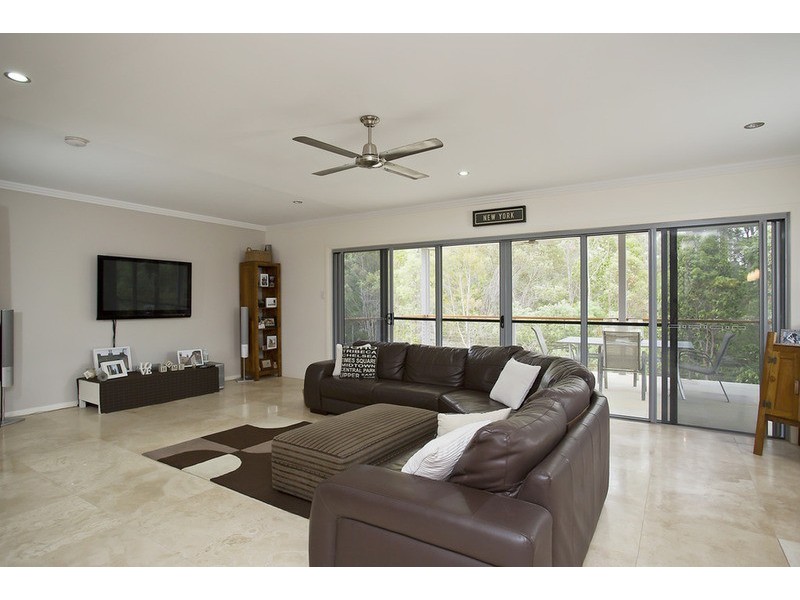 18 York Creek Crescent, Reedy Creek QLD 4227