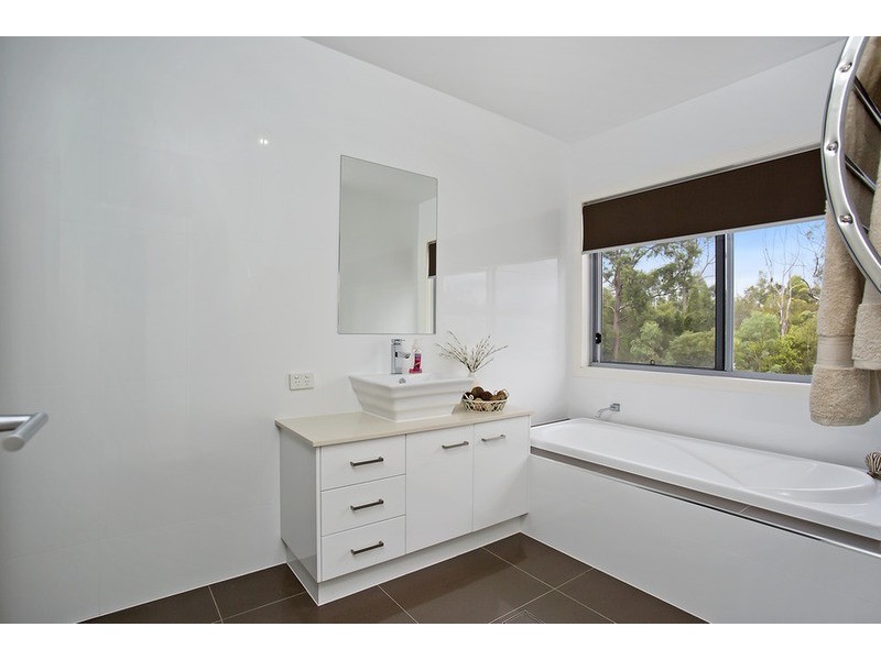 18 York Creek Crescent, Reedy Creek QLD 4227