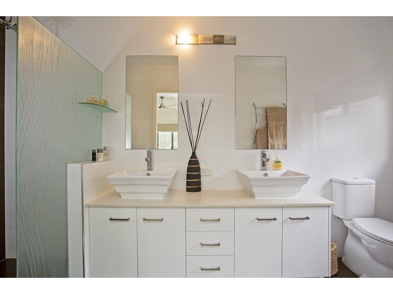 18 York Creek Crescent, Reedy Creek QLD 4227