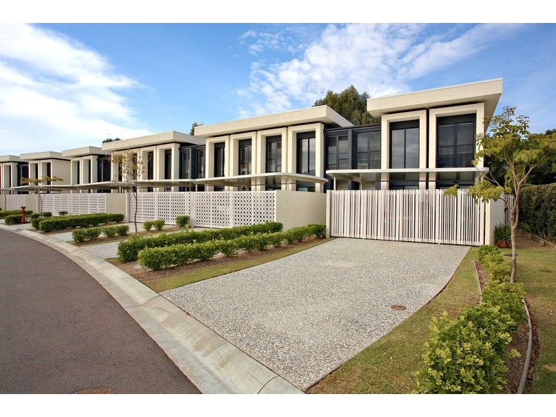 180 North Hill Drive, Robina QLD 4226