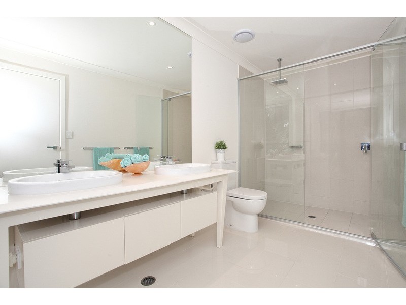 180 North Hill Drive, Robina QLD 4226