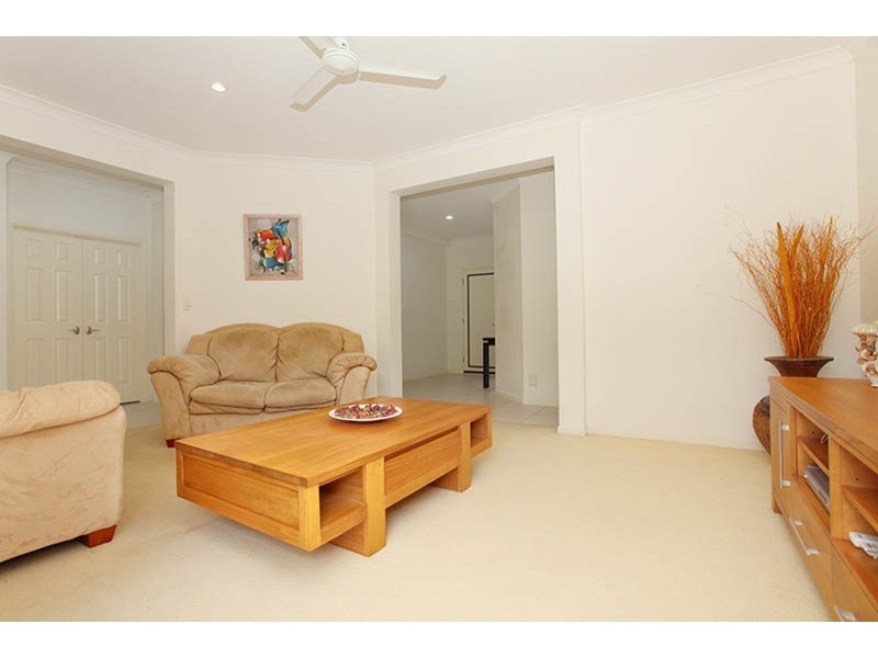 12 Shorehaven Place, Varsity Lakes QLD 4227