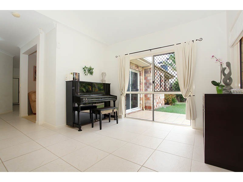 12 Shorehaven Place, Varsity Lakes QLD 4227