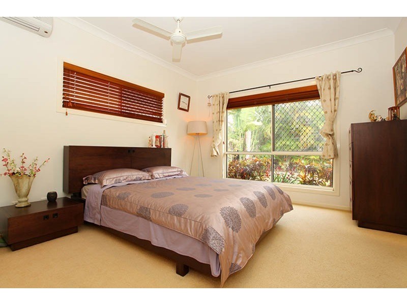 12 Shorehaven Place, Varsity Lakes QLD 4227