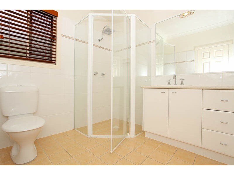 12 Shorehaven Place, Varsity Lakes QLD 4227