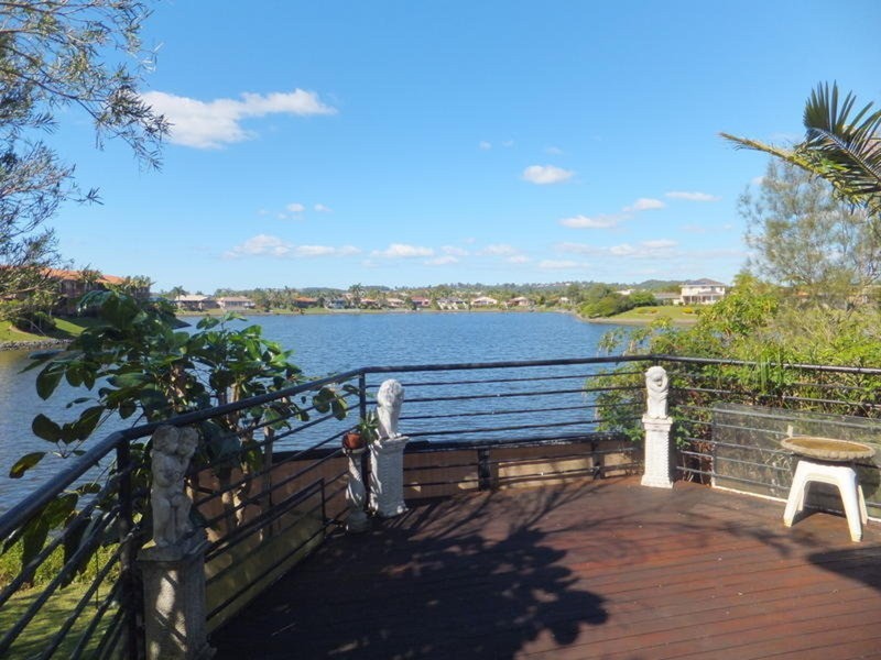 16 Seafoam Close, Varsity Lakes QLD 4227