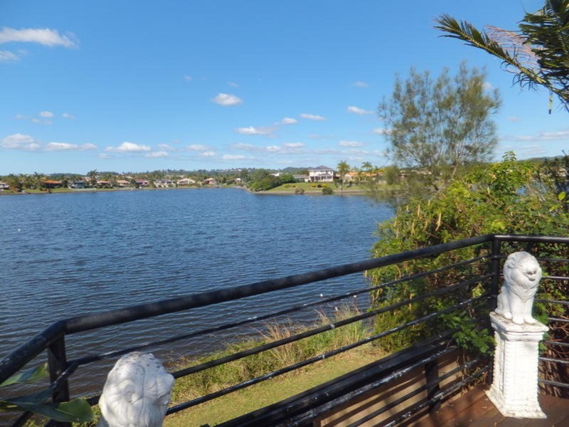 16 Seafoam Close, Varsity Lakes QLD 4227