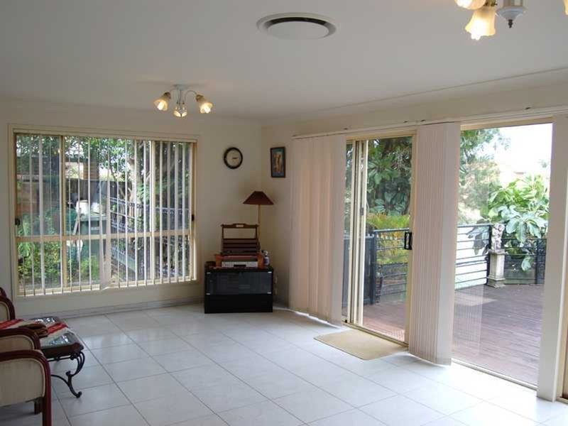 16 Seafoam Close, Varsity Lakes QLD 4227