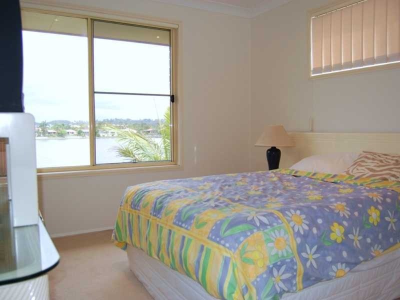 16 Seafoam Close, Varsity Lakes QLD 4227
