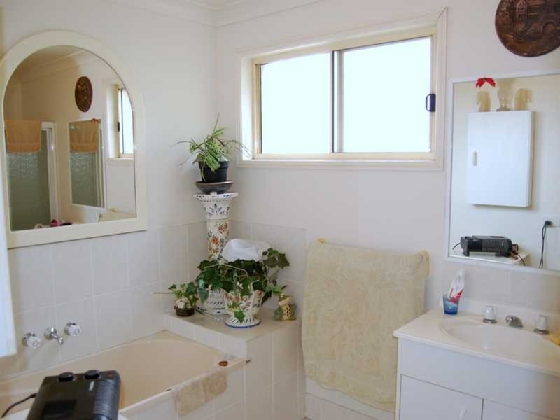 16 Seafoam Close, Varsity Lakes QLD 4227