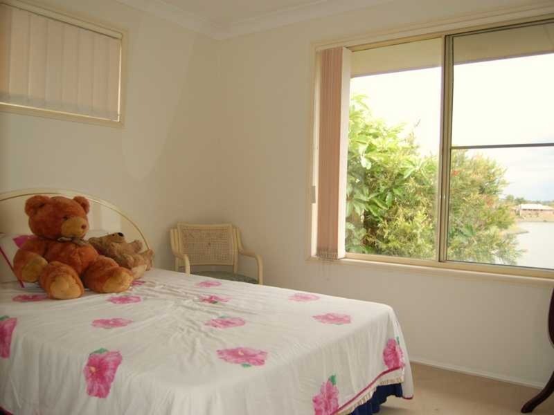 16 Seafoam Close, Varsity Lakes QLD 4227